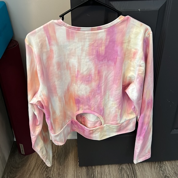 Lot of Old Navy Active shirts - Picture 5 of 5